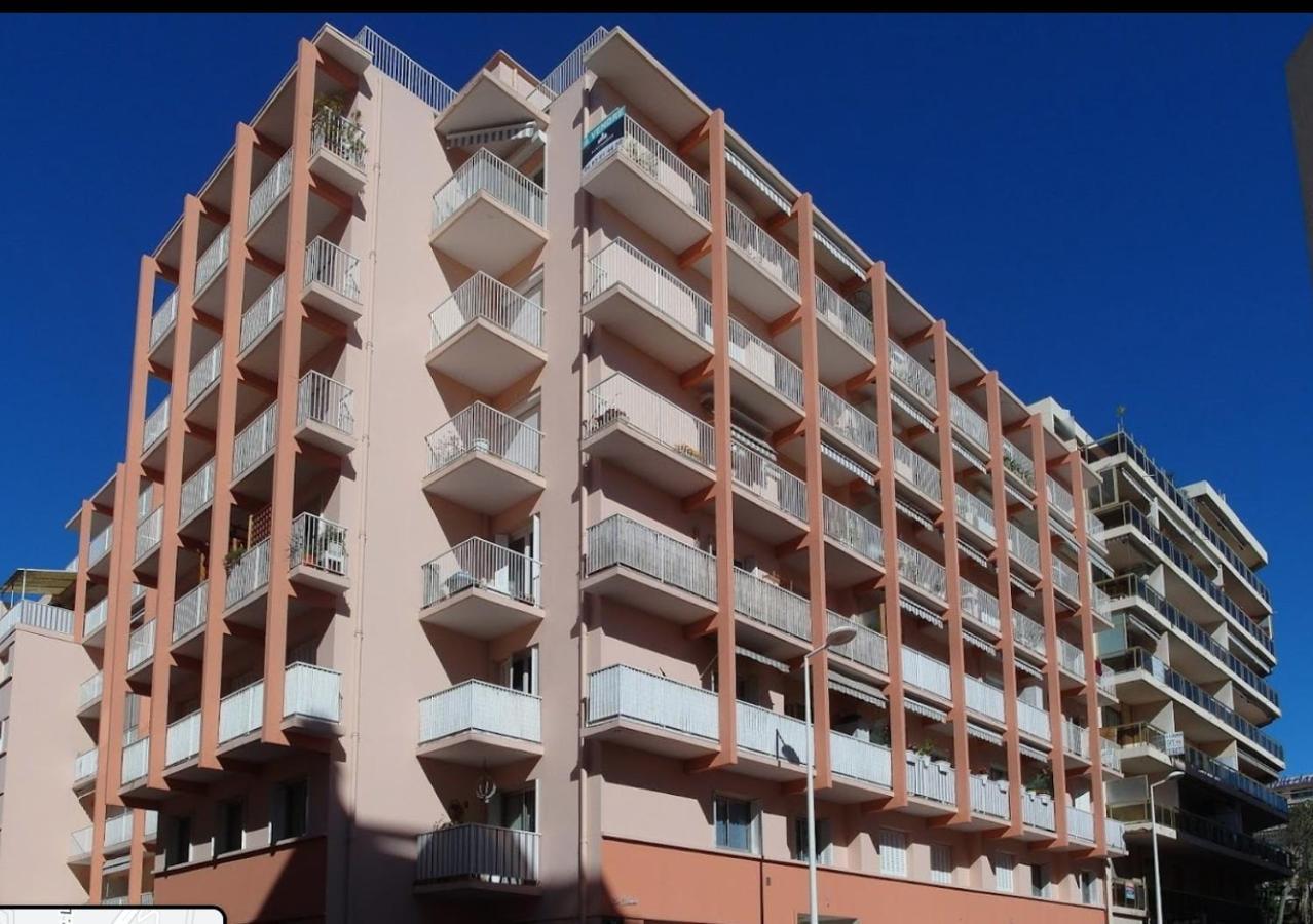 Spacious Apartment In The Heart Of Juan Les Pins ! Exteriör bild